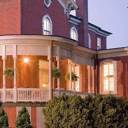 The Carriage House Inn B&B ลินช์เบิร์ก ภายนอก รูปภาพ