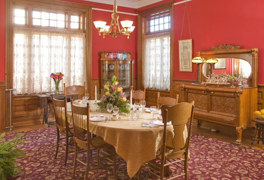 The Carriage House Inn B&B ลินช์เบิร์ก ภายนอก รูปภาพ