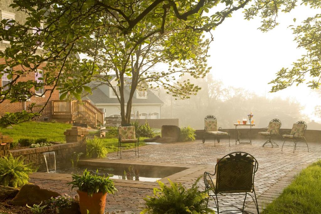 The Carriage House Inn B&B ลินช์เบิร์ก ภายนอก รูปภาพ