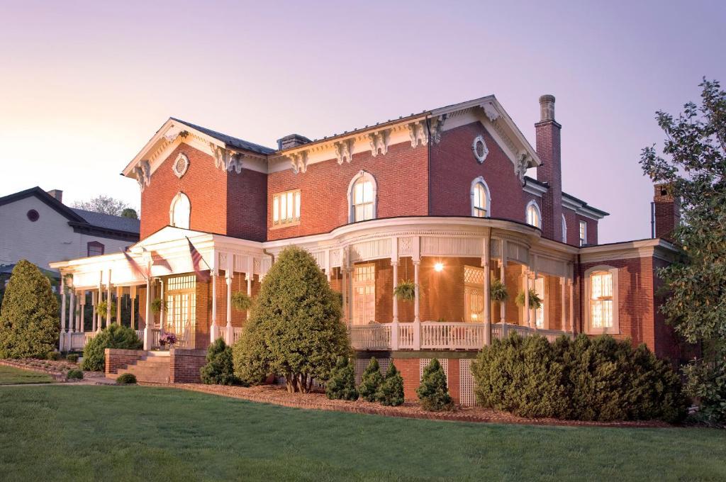 The Carriage House Inn B&B ลินช์เบิร์ก ภายนอก รูปภาพ