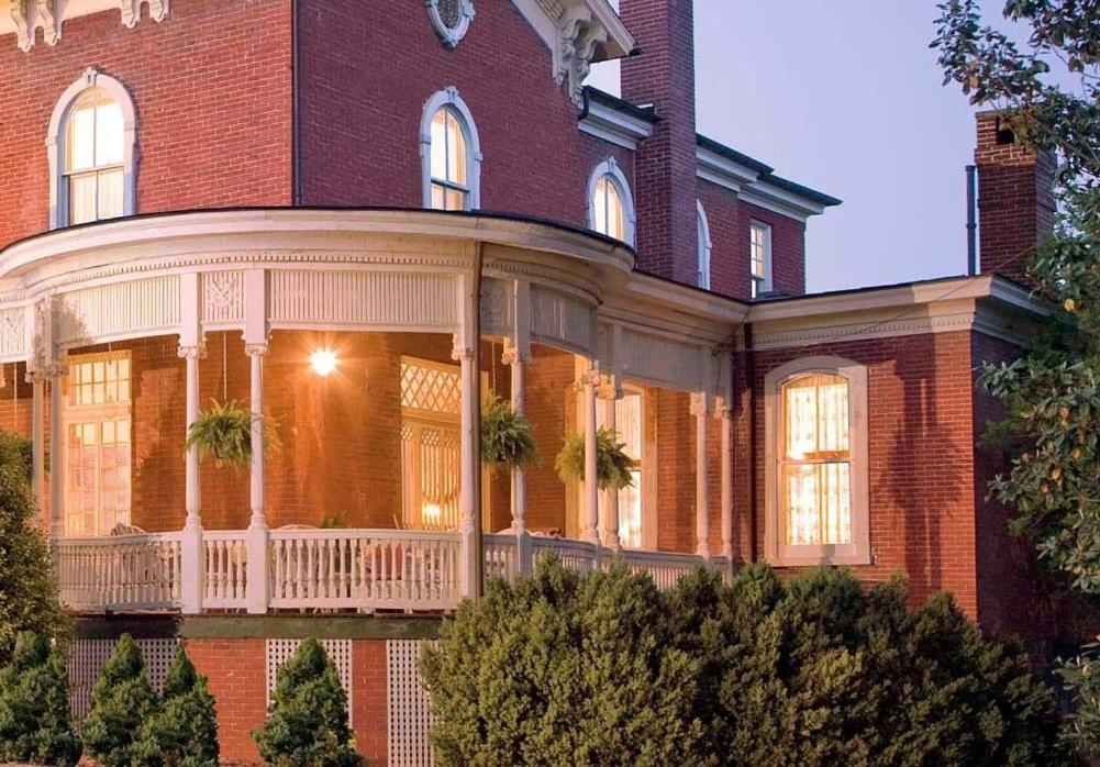 The Carriage House Inn B&B ลินช์เบิร์ก ภายนอก รูปภาพ